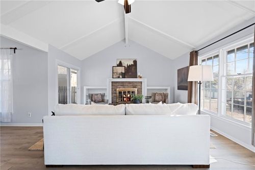 10236 Edelweiss Cir, Merriam, KS, 66203-4611 | Card Image