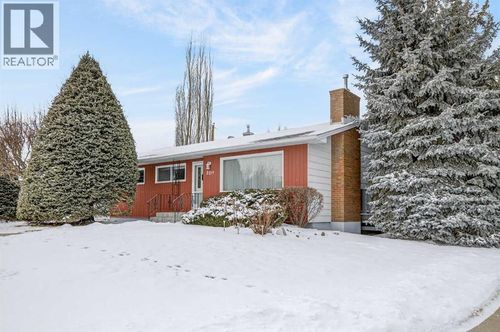 8011 5 Street Sw, Calgary, AB, T2V5K5 | Card Image