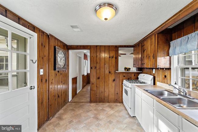 12002 Fitzgerald Way, House other with 2 bedrooms, 1 bathrooms and null parking in Bristow VA | Image 24