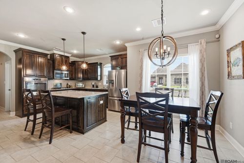 33964 Kingfisher St, Denham Springs, LA, 70706-8639 | Card Image
