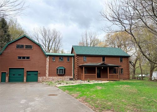 1747 Center Dr, Temperance, MI, 48182-9222 | Card Image