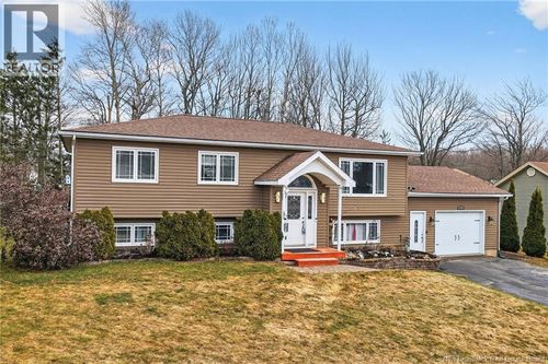 167 Fairview Knoll Dr, Moncton, NB, E1A6L2 | Card Image