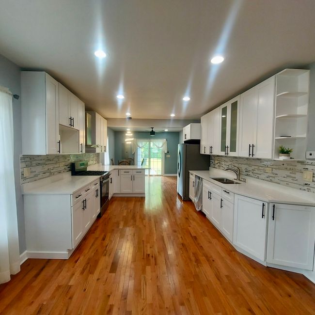 1330 Walnut St, House other with 3 bedrooms, 2 bathrooms and 2 parking in Waukegan IL | Image 4