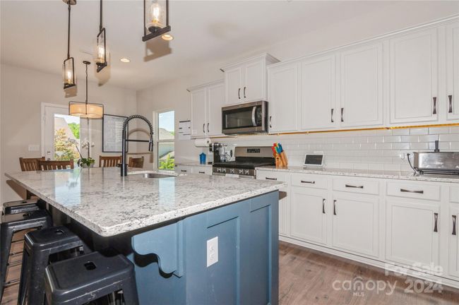 Kitchen | Image 10