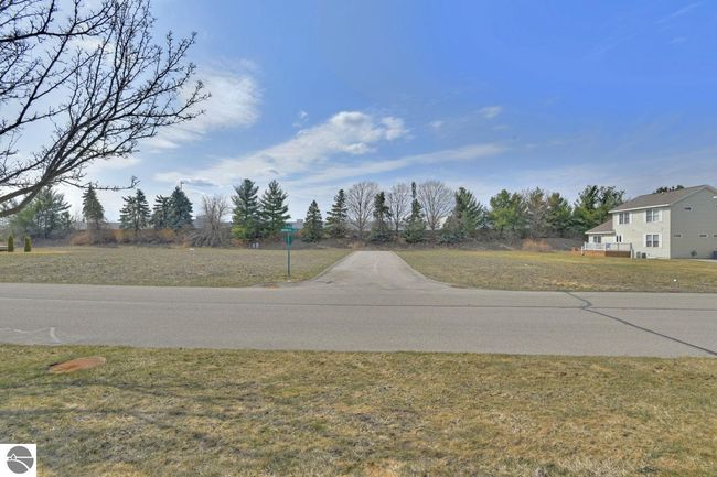 2848 Ruby St, House other with 3 bedrooms, 2 bathrooms and null parking in Traverse City MI | Image 10