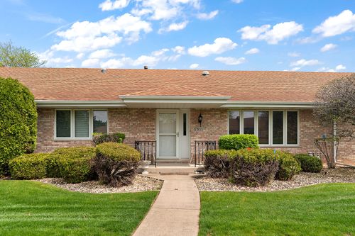 17833 Maine Ct, Orland Park, IL, 60467-9330 | Card Image