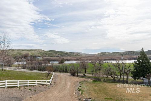 803 S Boise St, Glenns Ferry, ID, 83623-2651 | Card Image
