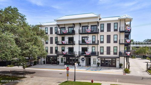 305-124 Court St, Bay Saint Louis, MS, 39520-4516 | Card Image