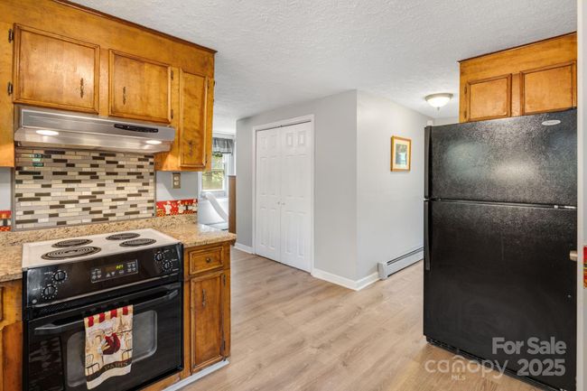 1058 Howard Gap Loop Rd, House other with 3 bedrooms, 3 bathrooms and null parking in Flat Rock NC | Image 11