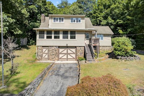 71 Furnace Trl, Greenwood Lake, NY, 10925-4019 | Card Image