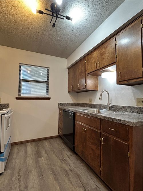 202-1650 N Sang Ave, Fayetteville, AR, 72703-1255 | Card Image