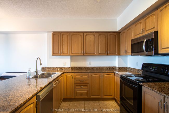 502 - 47 Caroline St N, Condo with 2 bedrooms, 1 bathrooms and null parking in Hamilton ON | Image 4