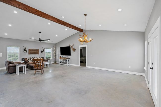 873 Hcr 1106, House other with 4 bedrooms, 3 bathrooms and null parking in Blum TX | Image 10