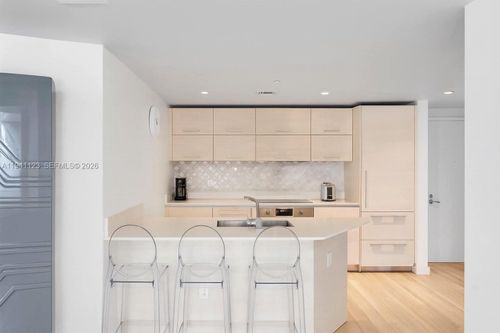 unit-3709-1300 S Miami Ave, Miami, FL, 33130-4490 | Card Image