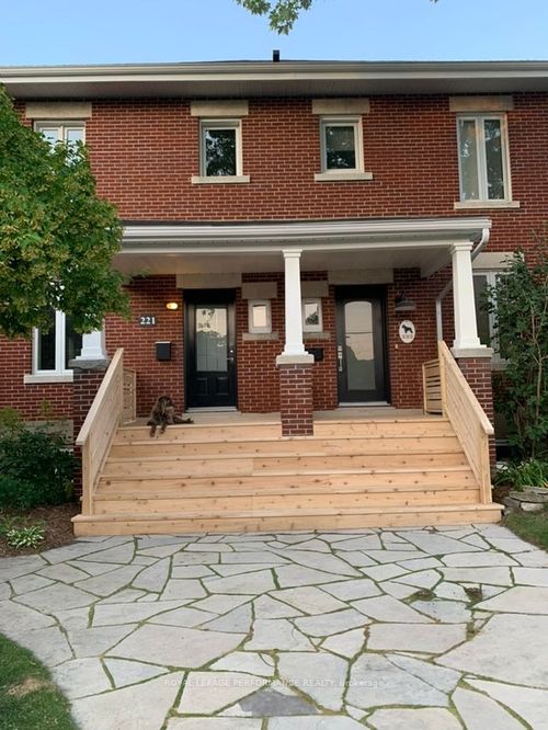 221 Cowley Ave, Ottawa, ON, K1Y0G8 | Card Image