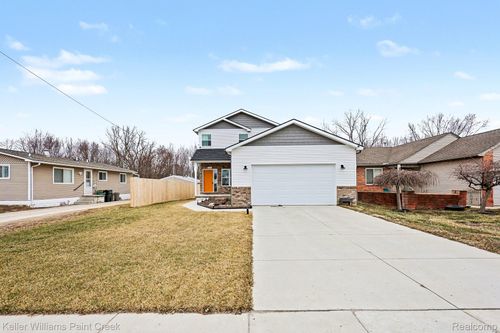 49053 Jefferson Ave, Chesterfield, MI, 48047-3426 | Card Image