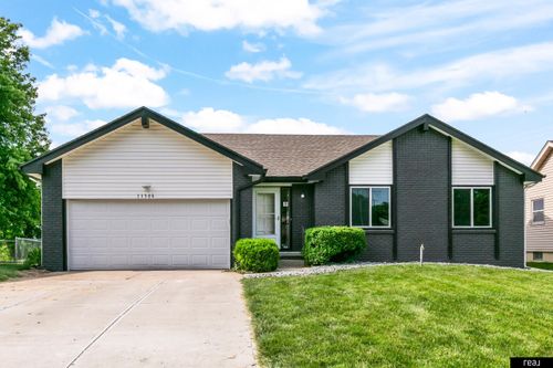 11306 Corby St, Omaha, NE, 68164-3632 | Card Image