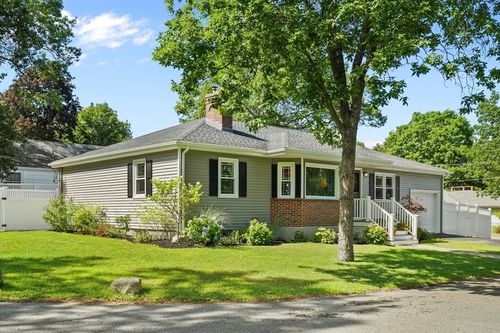 15 Gallo Rd, Lynn, MA, 01904-1247 | Card Image