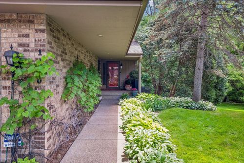 1140 Hollybrook Dr, Wayzata, MN, 55391-1356 | Card Image