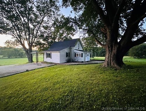 663 N Hitchcock Road, Salem, IN, 47167 | Card Image