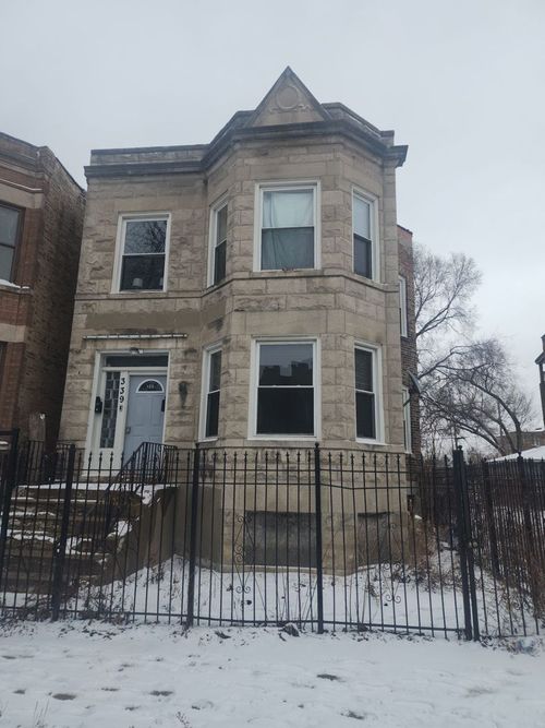 339 Kilbourn Ave, Chicago, IL, 60624-3027 | Card Image