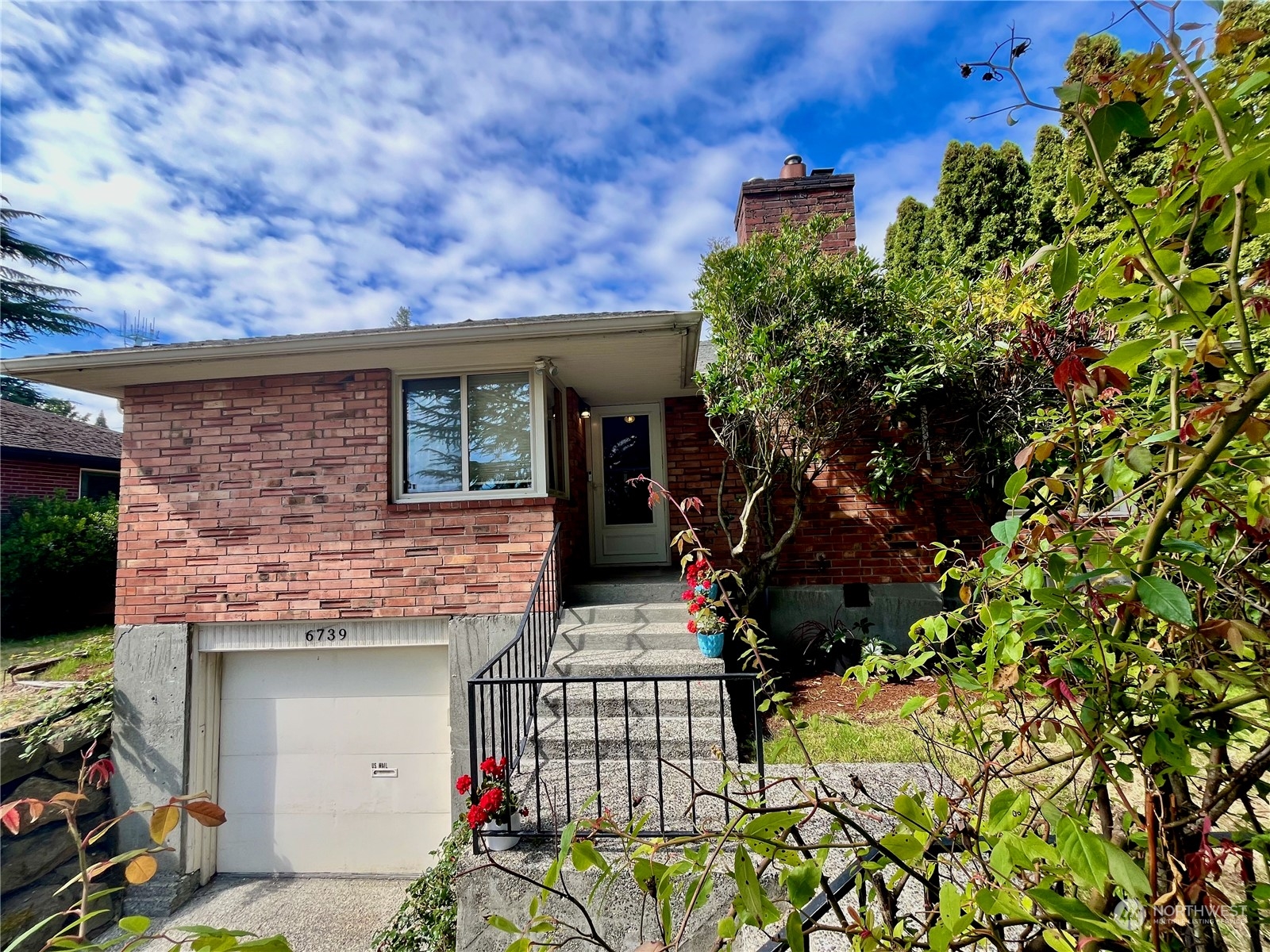 35th Ave, Seattle, WA 98126