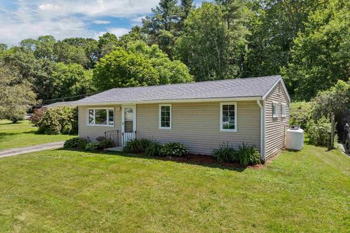 9 Cedarbrook Dr, Dover, NH, 03820-2907 | Card Image