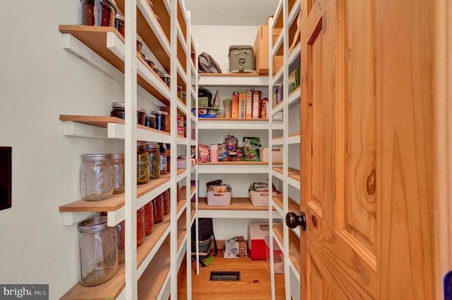 1058 Marsh Hawk Way, House other with 4 bedrooms, 4 bathrooms and null parking in Shepherdstown WV | Image 24