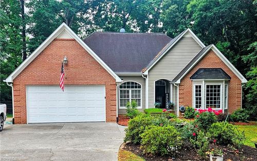 121 Roxbury Ct, Advance, NC, 27006-7877 | Card Image