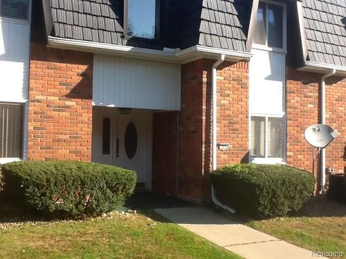 1-1826 Colonial Village Way, Waterford, MI, 48328-1935 | Card Image