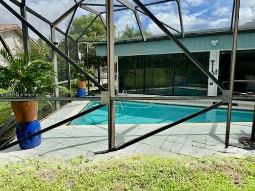 4713 Holly Dr, Tamarac, FL, 33319-3140 | Card Image