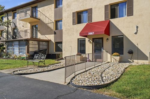 321-3967 Karl Rd, Columbus, OH, 43224-6102 | Card Image