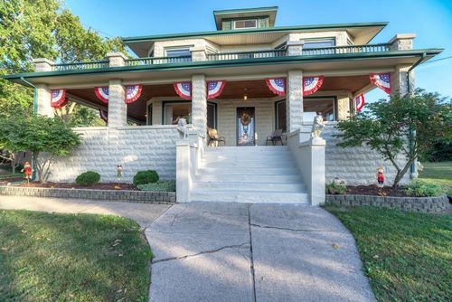 8611 Archer Ave, Willow Springs, IL, 60480-1279 | Card Image