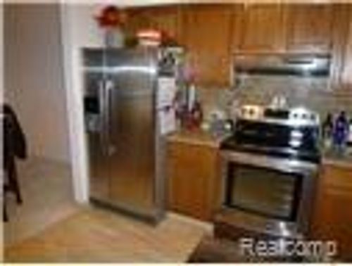 19205 Surrey Ln, Northville, MI, 48167-3139 | Card Image