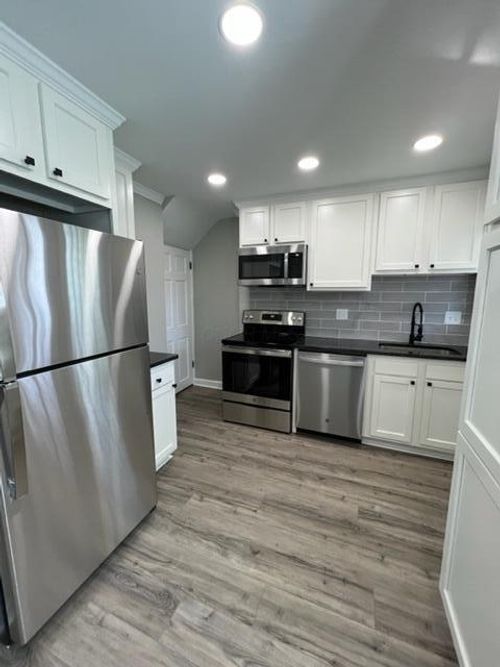 4631-4625 N High St, Columbus, OH, 43214-2001 | Card Image