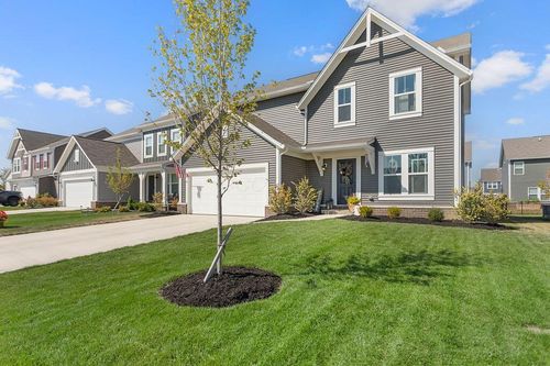 1042 Queen Bee Pl, Grove City, OH, 43123-4200 | Card Image