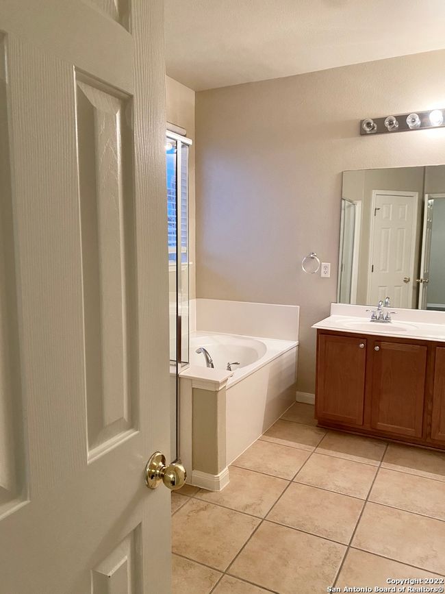 20707 Cliff Park, House other with 4 bedrooms, 2 bathrooms and null parking in San Antonio TX | Image 15
