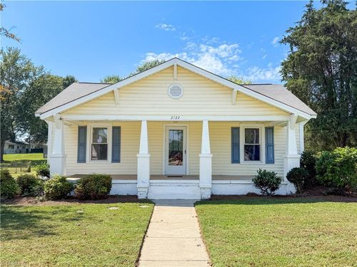 2722 Darrow Rd, Walkertown, NC, 27051-9782 | Card Image