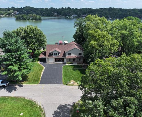 5012 W Lake Shore Dr, Wonder Lake, IL, 60097-8714 | Card Image