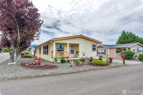 523 N 7th Ave, Sequim, WA, 98382-3247 | Card Image