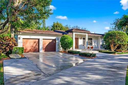 13945 Cartee Rd, Palmetto Bay, FL, 33158-1332 | Card Image