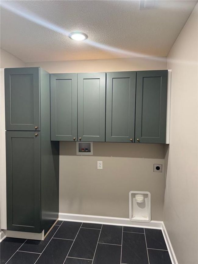 305 N Prairie St, House other with 4 bedrooms, 3 bathrooms and null parking in Hamilton MO | Image 16