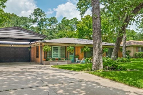 1205 Barker St, Arlington, TX, 76012-4602 | Card Image