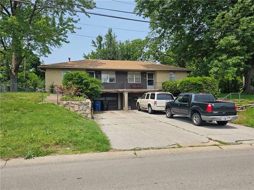 524 E Walnut St, Independence, MO, 64050-4019 | Card Image