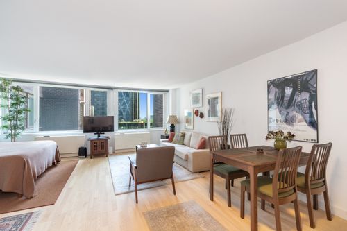 29l-322 W 57th St, New York, NY, 10019-3710 | Card Image