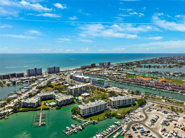 APT-2501 - 425 150 Th Ave, Condo with 3 bedrooms, 2 bathrooms and null parking in MADEIRA BEACH FL | Image 47