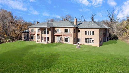 1 Penny Pond Court, Oyster Bay, NY, 11548 | Card Image