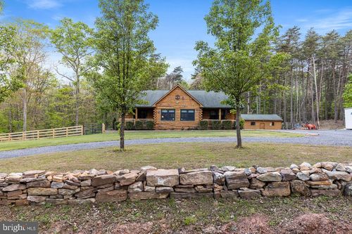 140 Pine Tree Ct, Gore, VA, 22637-1773 | Card Image