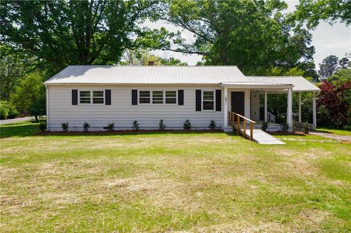 671 Forest Dr, Robbins, NC, 27325-8427 | Card Image