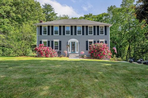 207 Trout Brook Rd, Dracut, MA, 01826-4177 | Card Image